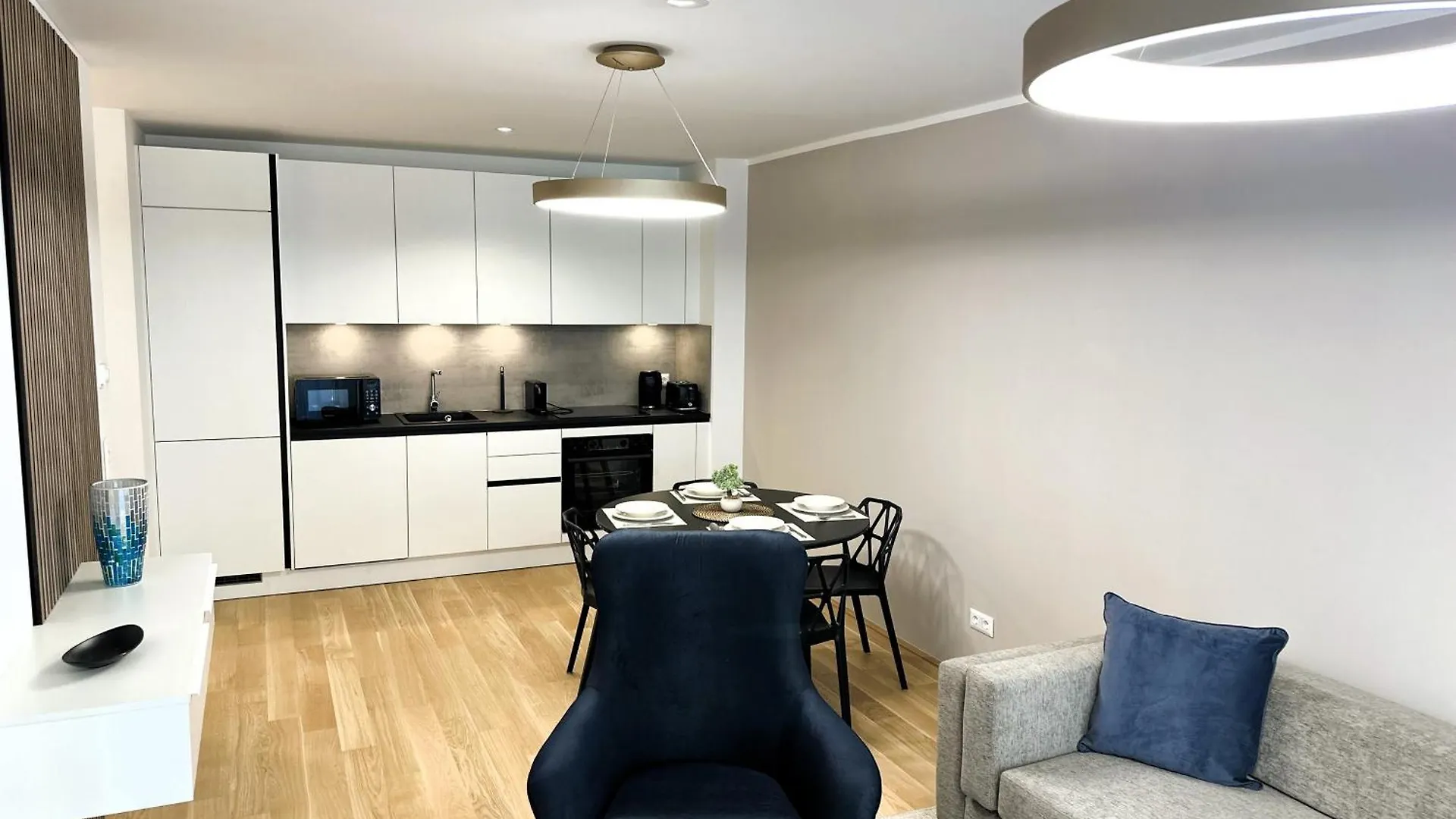 Free Parking - City Pulse Apartments At U6-Metro Vienna